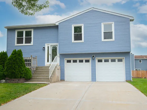 20137 S Rosewood Dr, Frankfort, IL 60423