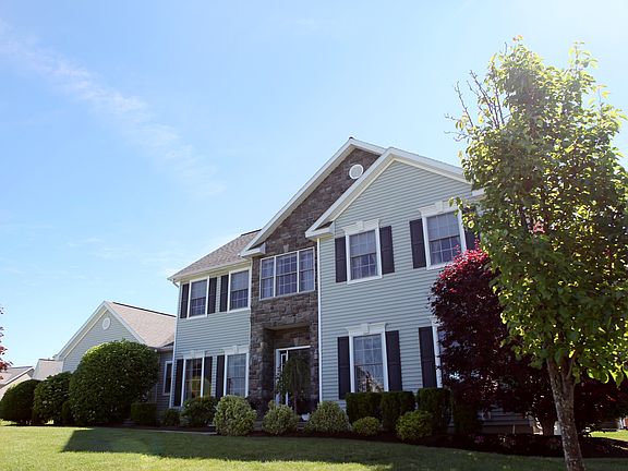 2nd image of 2 Harmony Ct