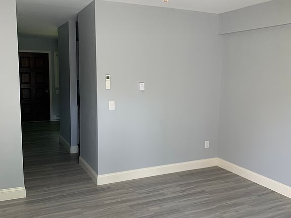 3rd image of 213 Park Ave