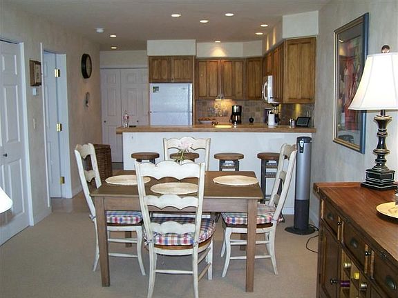 3rd image of 340 Elk Ln