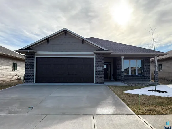 8113 W 24th St, Sioux Falls, SD 57106