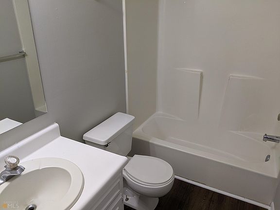 3rd image of 230 Lanier Dr #303