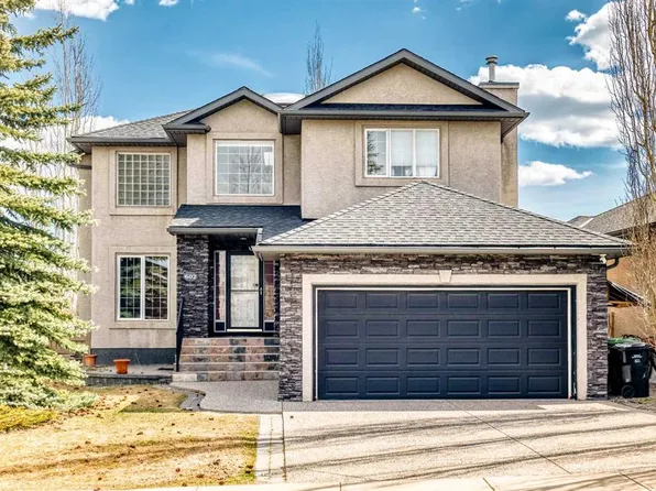 602 W Wentworth Pl SW, Calgary, AB T3H 4N8