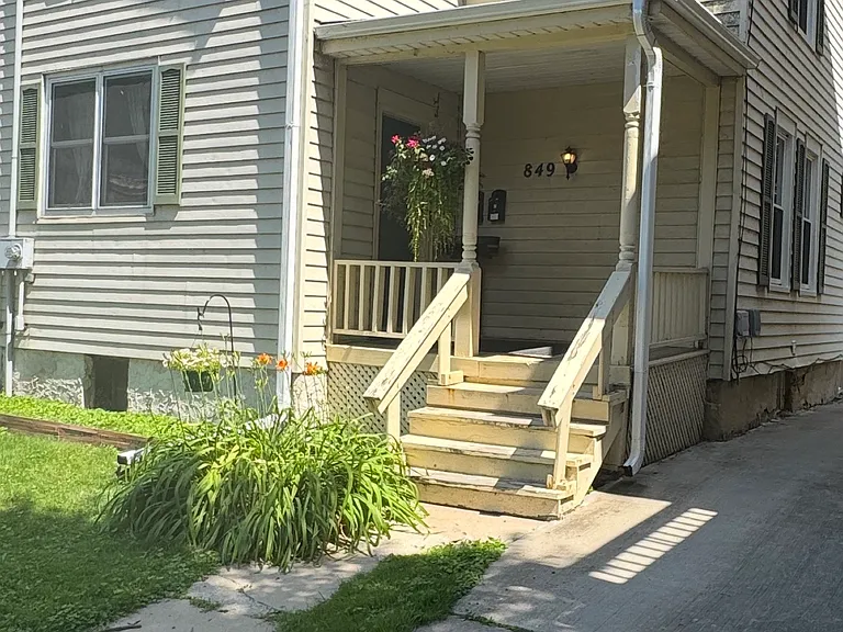 849 E Gorham St #2 — Photo 8