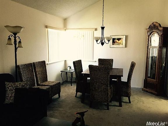 4th image of 26 Alvares Ct