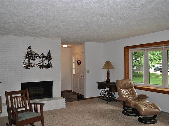 3rd image of 20 Orchard Pl