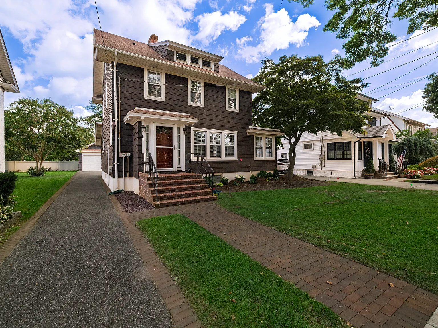 3 bed, 1.5 bath, 2443 sqft, $5,600 — Photo 2