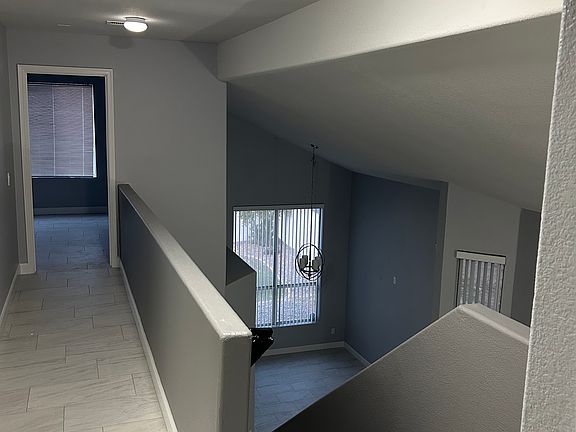 3rd image of 4550 W Joshua Blvd