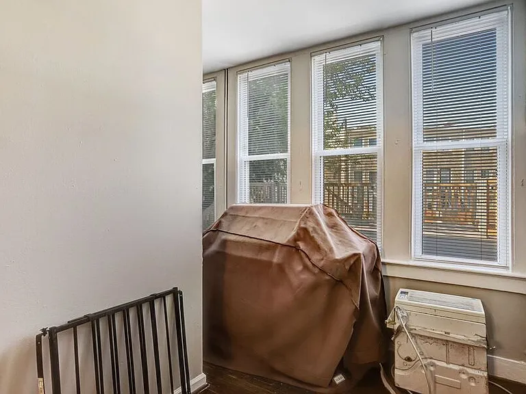 821 Kentucky Ave SE — Photo 19