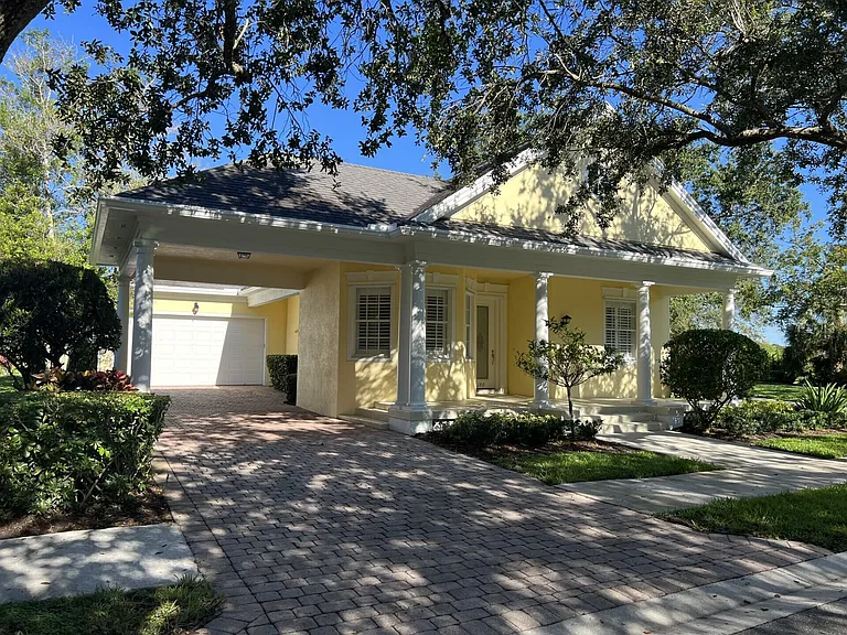 180 Barbados Dr — Photo 16