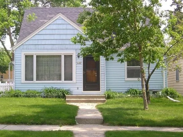3160 N 77th St, Milwaukee, WI 53222