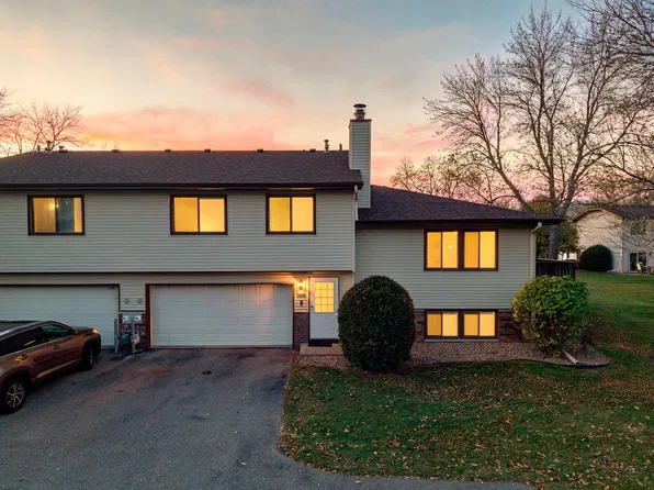 8717 N Maplebrook Cir, Brooklyn Park, MN 55445