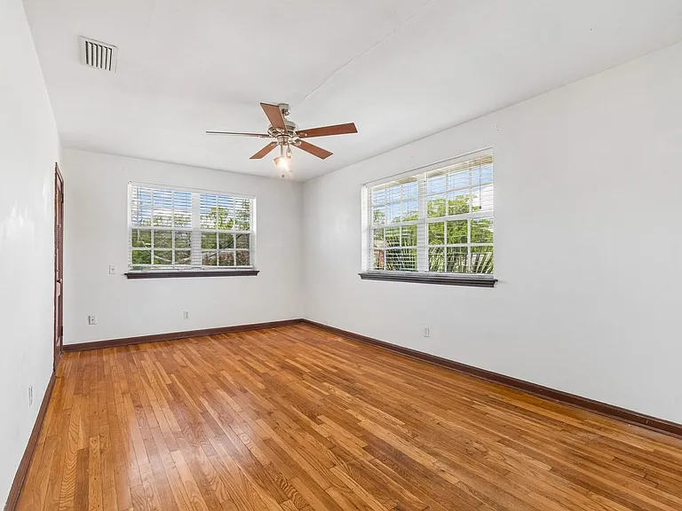 1731 Flagler Ave — Photo 65