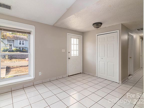 4th image of 4926 Harri Ann Dr
