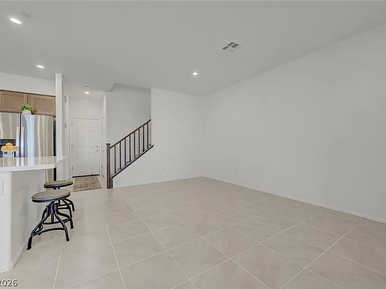 909 Kyanite Ln — Photo 9
