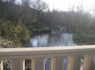 Creek Wood Dr, Dubuque, IA 52003
