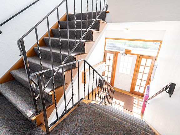 3rd image of 519 10th Ave SE APT 2
