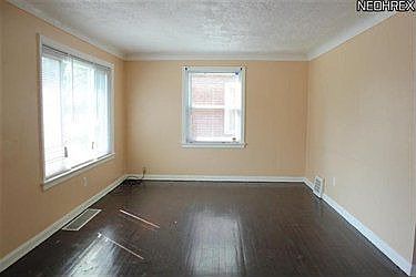 3rd image of 5606 South Blvd