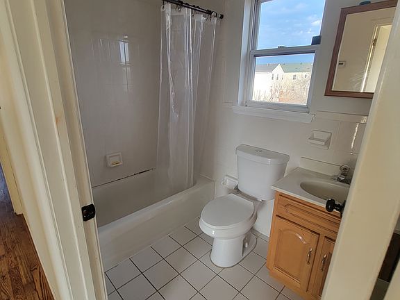2nd image of 857 Martin St Floor 1