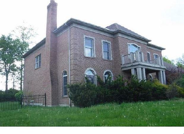 1st image of 9811 Farmstead Dr