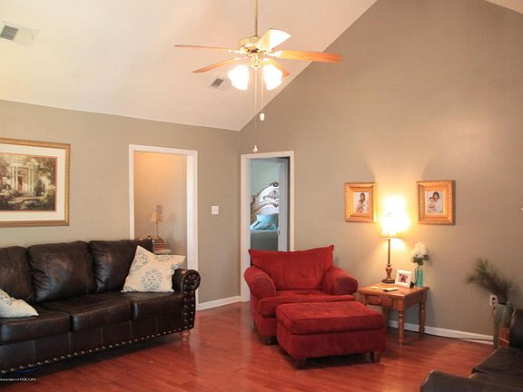 4th image of 5345 Woodchase Dr