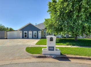 1900 New Haven Ct, Moore, OK 73160