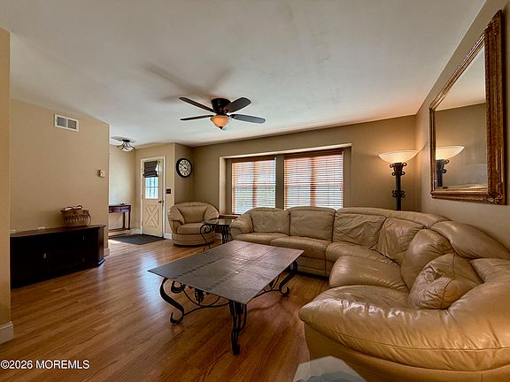4th image of 442C Dartmoor Way
