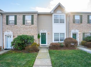 105 Tallwood Ln, Green Brook, NJ