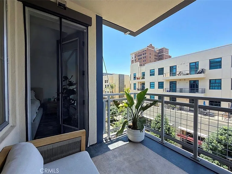 150 The Promenade N — Photo 17
