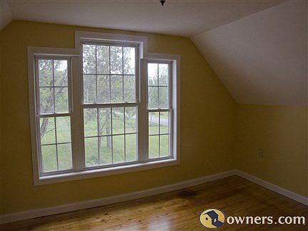 Upstairs bedroom overlooking driveway