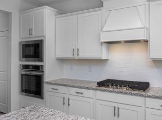 69 Fairwinds Dr, Lillington, NC 27546