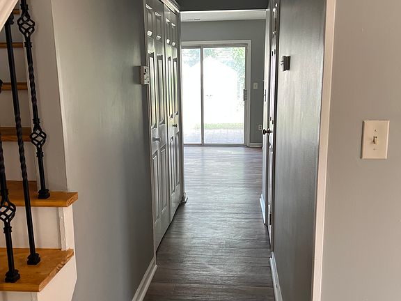 4th image of 5 Thames Cir