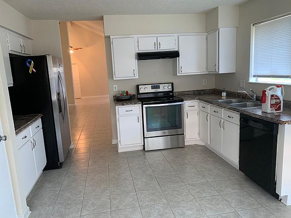 4th image of 1723 Foxlake Dr