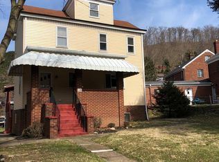 18 Edgewood St, Wheeling, WV 26003