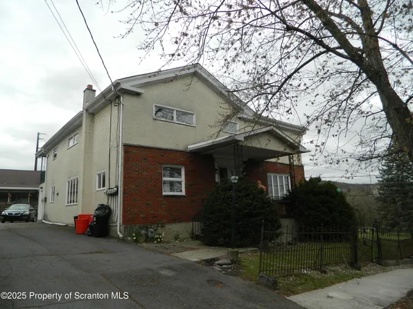 715 Smith St, Dunmore, PA 18512