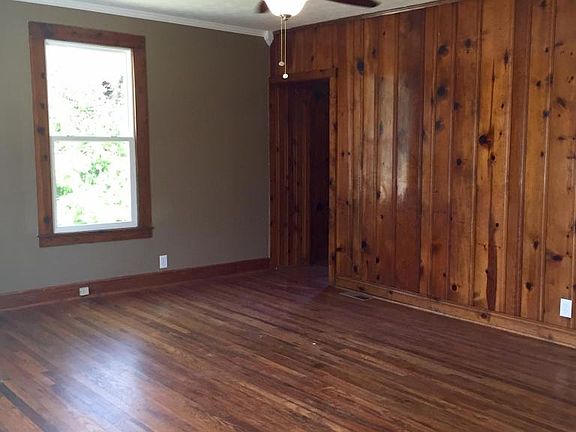 3rd image of 801 Radford Pl