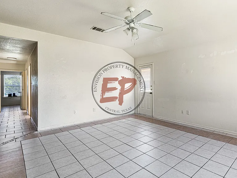 1623 Yuma Trl #A — Photo 4