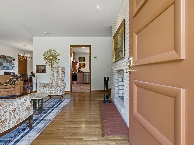 5028 Danby Dr — Photo 5