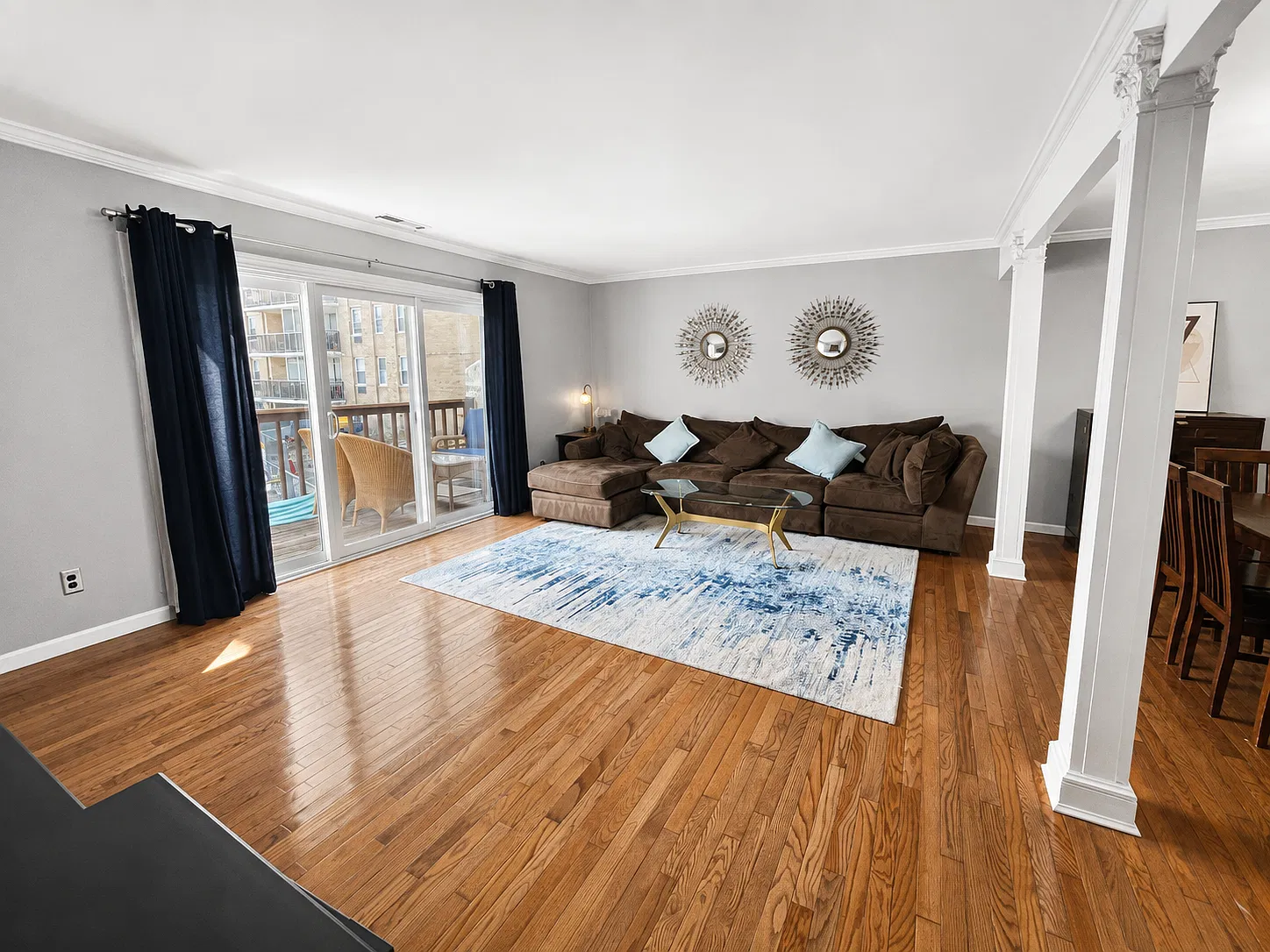 2 bed, 1.5 bath, 1320 sqft, $3,200 — Photo 2
