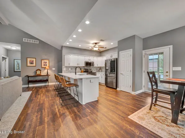 8107 Hidden Brook Ct, Louisville, KY 40218