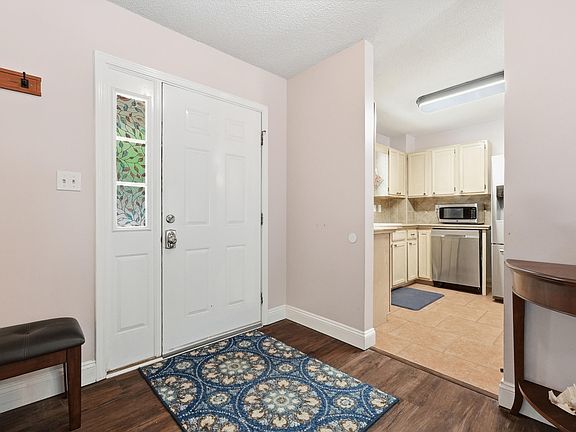 3rd image of 314 Feldon Dr