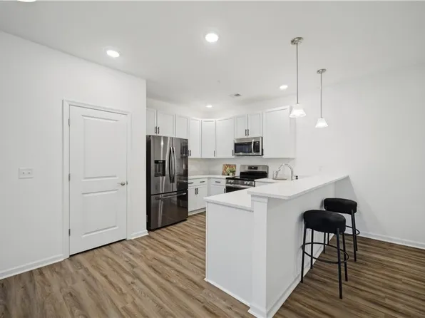 1728 Vankar Dr #104, Virginia Beach, VA 23456