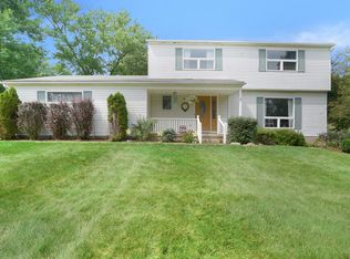 3234 Moraine Dr, Brighton, MI