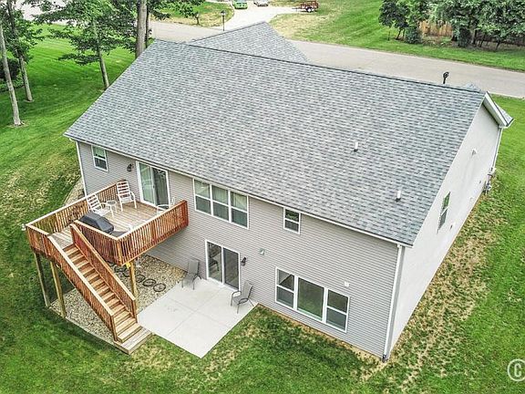 3rd image of 69576 Knottingham Ln