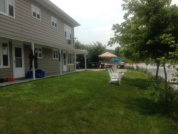 Back yard for relaxing by the lake