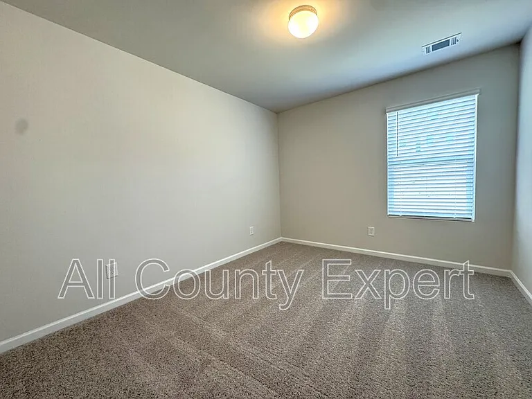 273 Bloomfield Cir — Photo 23