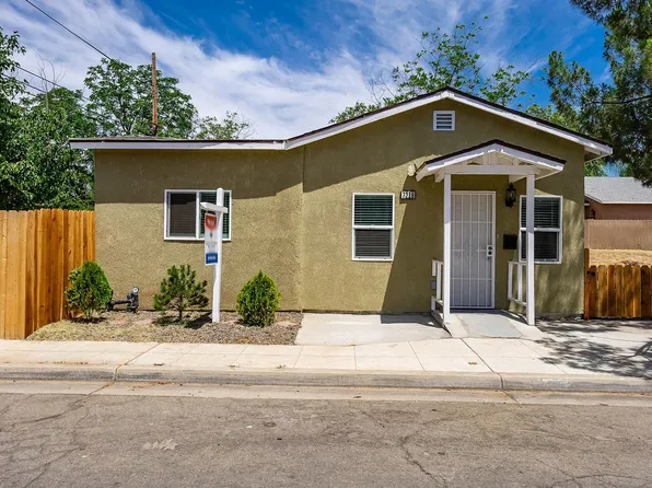7218 N College Ave, Pinedale, CA 93650