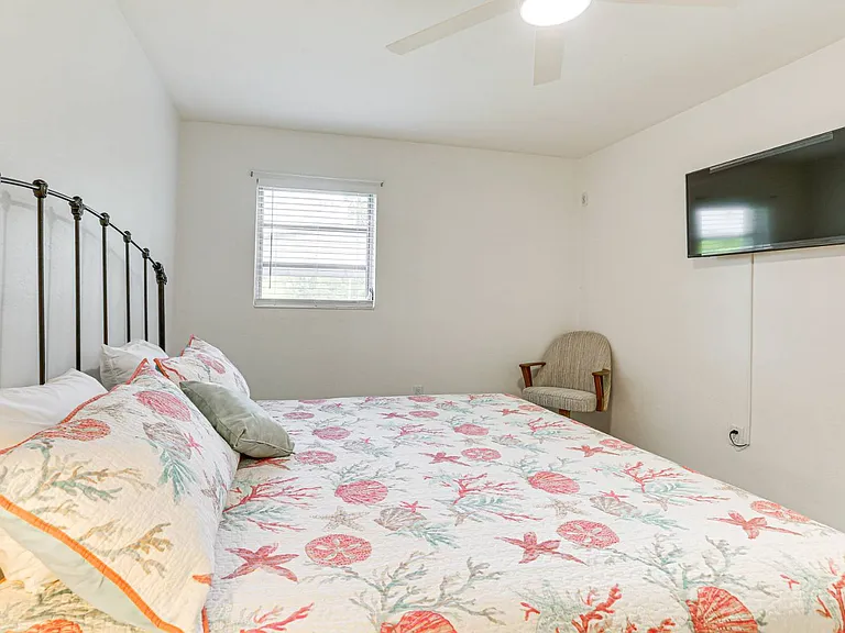 19 Windy Point Rd — Photo 25