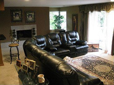3rd image of 3203 Bloomfield Park Dr
