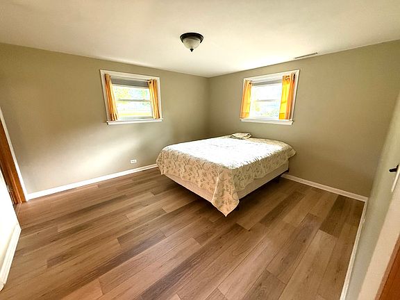 3rd image of 332 W Gartner Rd